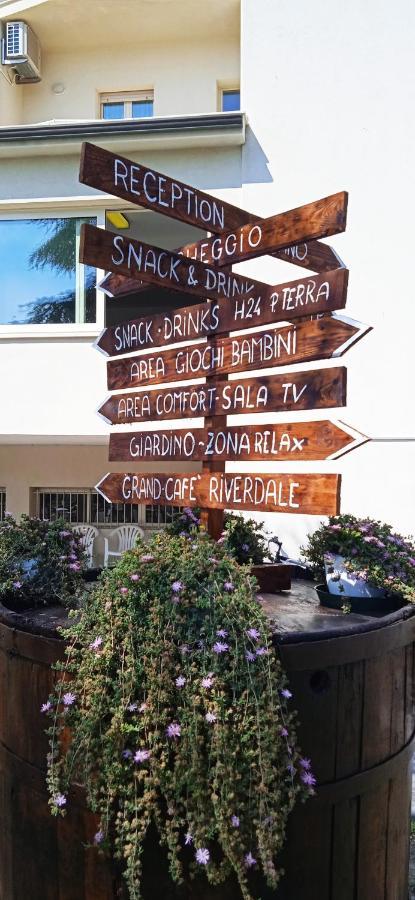 Hotel Amedea Cervia Exterior photo